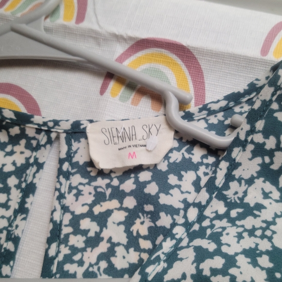 Long summer dresss - Picture 2 of 8